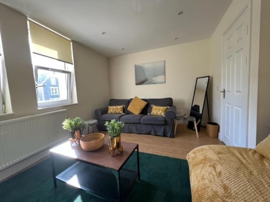 Short Term Lets From £15 Per Person Per Night Apartment Bristol Exterior foto